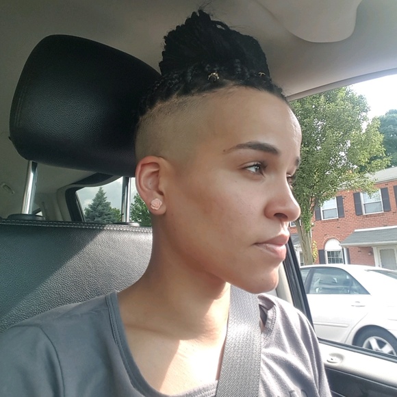 Meet your Posher, Lydia - Picture 1 of 1